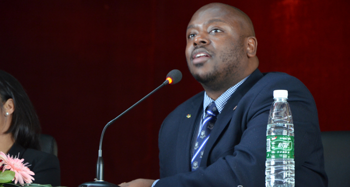 康奈尔大学的招生官Fulton先生介绍学校情况