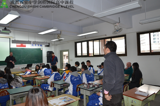 学生家长向匹兹堡大学招生官Kevin提问