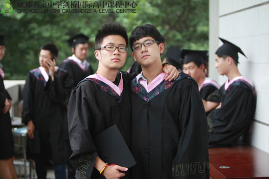 毕业生合影留念