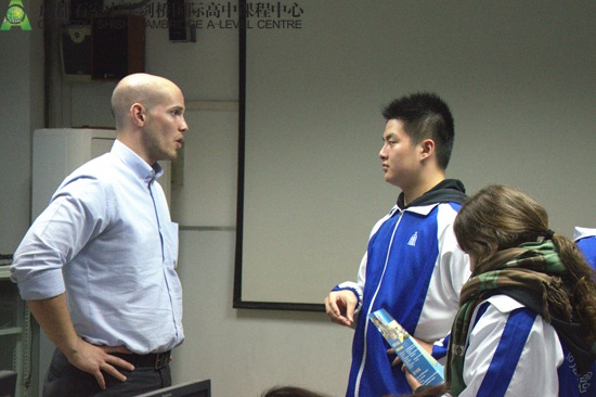 Kevin与剑桥学子沟通交流 