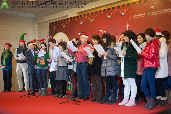 全体中外方老师演唱歌曲《Jingle Bells》