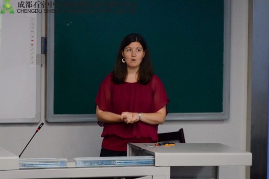 Bridget Flaherty介绍实习机会及奖学金申请