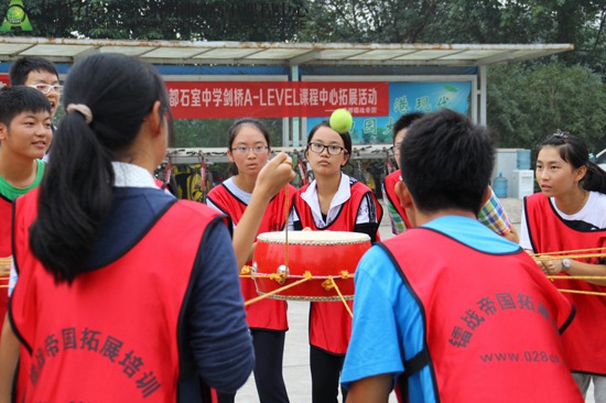 红队的同学们采用团队合作的战术