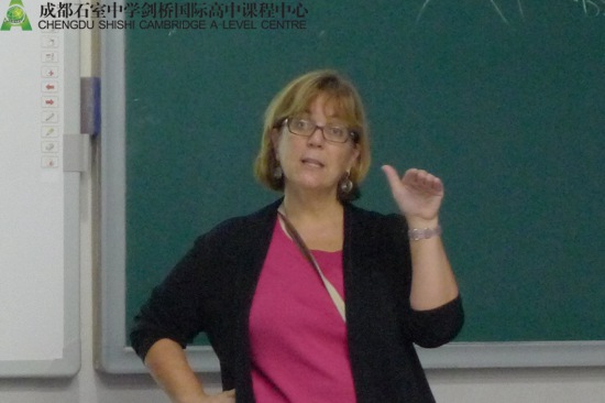 Katherine介绍校园生活及奖学金申请 