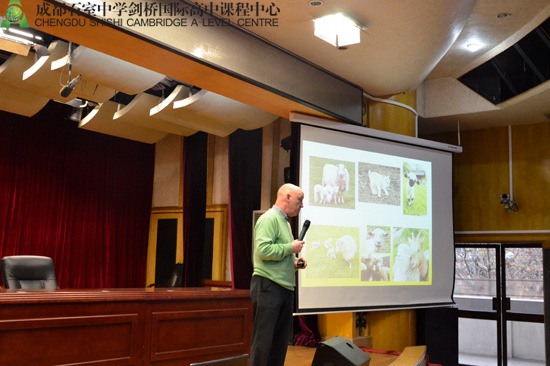 学术校长Derham先生以羊年为主题做结束语 