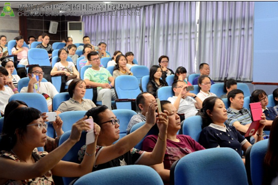 分享会现场座无虚席