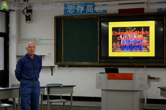 Derham校长欢迎学生