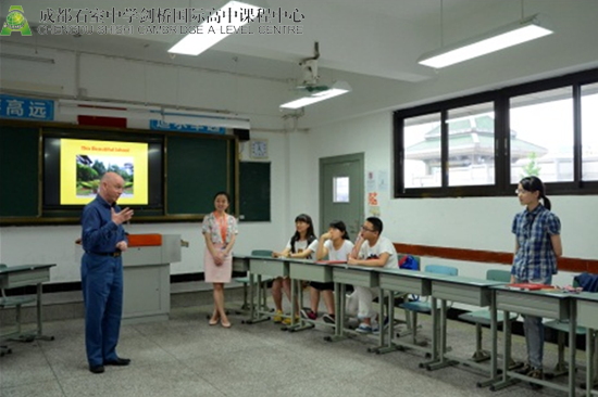 校长回答学生提问