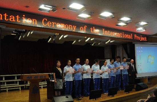 Derham先生表彰优秀学生