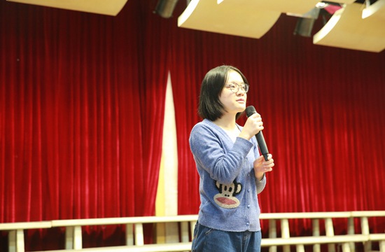 Lillian老师向同学们问好