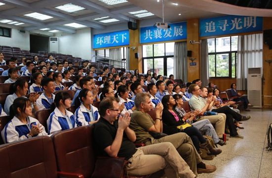 大家一起打节奏