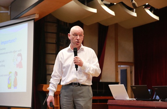 Mr.Derham强调阅读的重要性