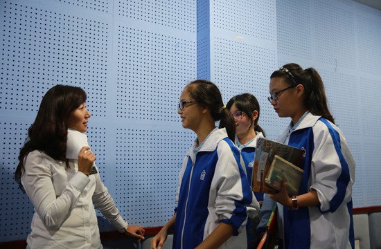 招生官与课程中心学子交流 