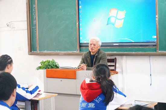 张新泉先生讲述与“书”的故事 