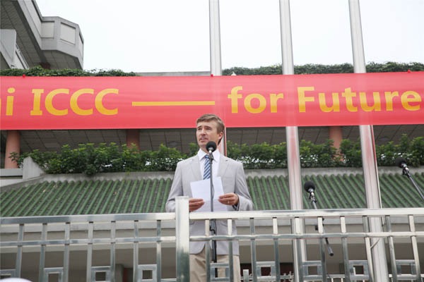 前不久刚获得“金沙友谊奖”的剑桥课程学术校长Mr.Strugnell